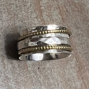 Two tone sterling silver spinner ring. Size 10 3/4